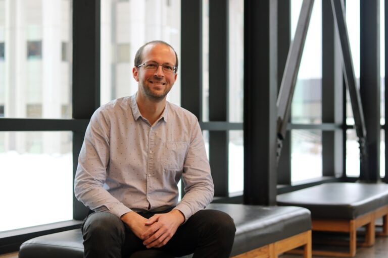 Le professeur Damien Hallegatte présente Le piège de la société de consommation