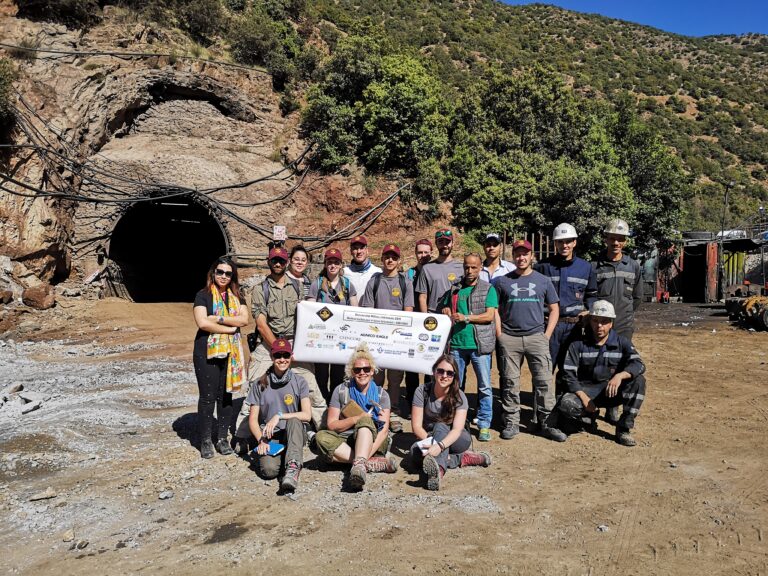 Des étudiants en sciences de la Terre participent à une excursion au Maroc