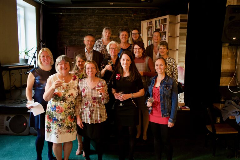 La professeure Christiane Bergeron-Leclerc codirige l’ouvrage « La pratique du travail social en santé mentale : apprendre, comprendre, s’engager »