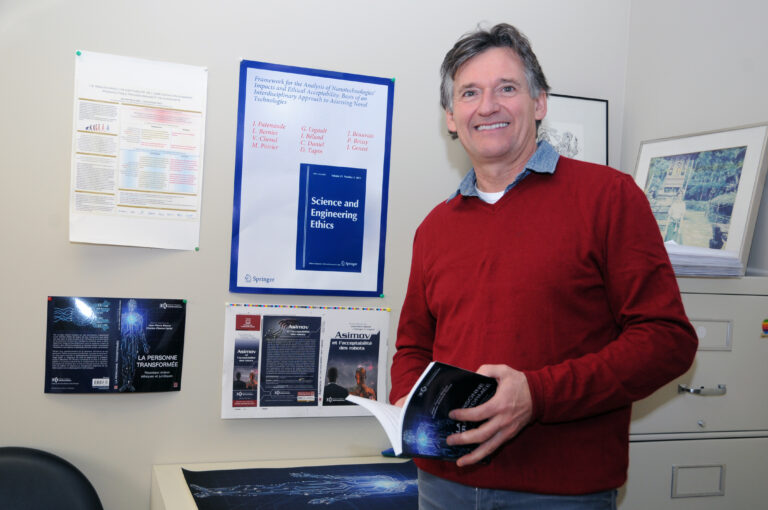 Le professeur Jean-Pierre Béland publie deux volumes