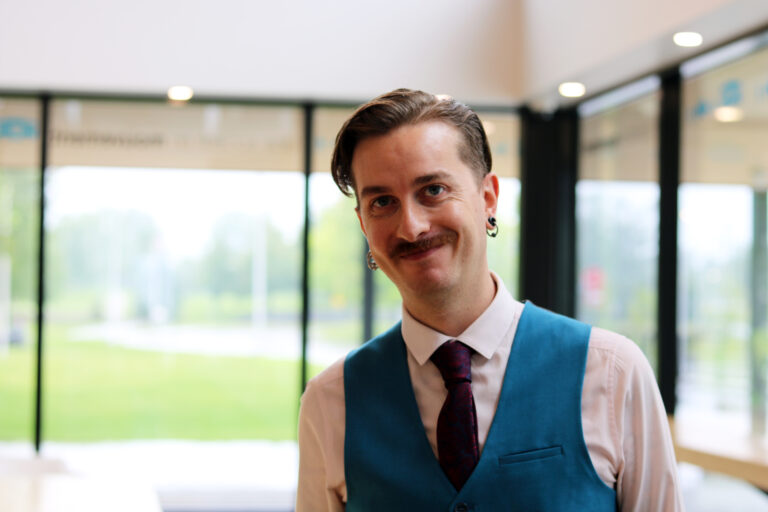 Le chercheur en psychologie Yann Zoldan s’intéresse aux populations marginalisées et issues des diversités