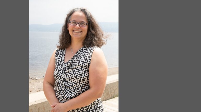 [Portrait de prof] Renée-Luce Simard possède une vaste expérience en cartographie géologique de plusieurs provinces et territoires canadiens