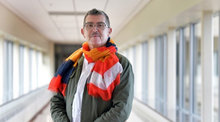 Dominic Bizot pilote un nouveau projet de recherche sur les impacts de la COVID-19 dans les parcours scolaires des étudiant·es autochtones de l’UQAC