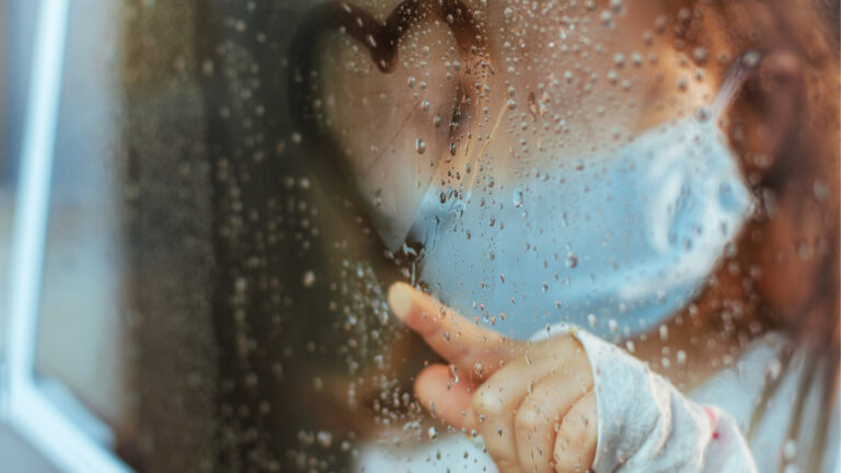 Une équipe de l’UQAC s’intéresse aux répercussions sur la santé de la perte d’un proche en temps de pandémie.