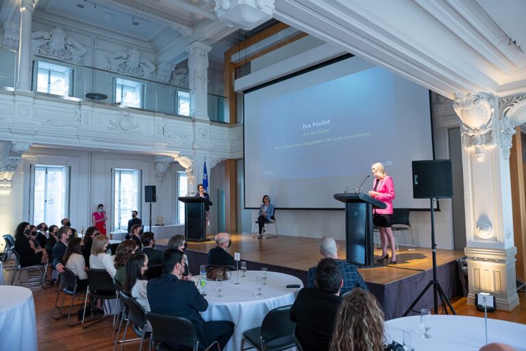 La professeure Ève Pouliot honorée lors des Prix de la ministre en enseignement supérieur