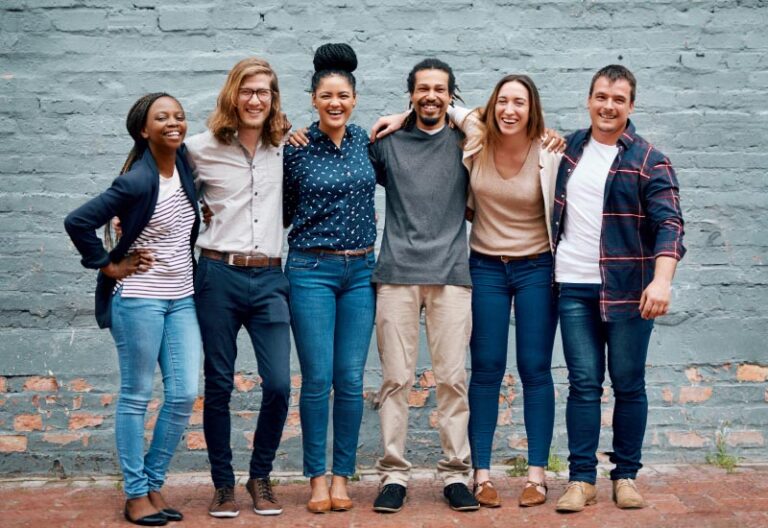 Les programmes en travail social renouvellent leur agrément pour 6 ans