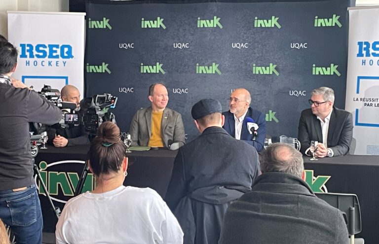 La ligue de hockey universitaire masculine division 2 est sur sa lancée