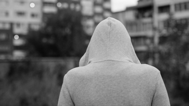 Une étude de la professeure Catherine Flynn met en lumière la précarité des femmes en situation d’itinérance en Montérégie