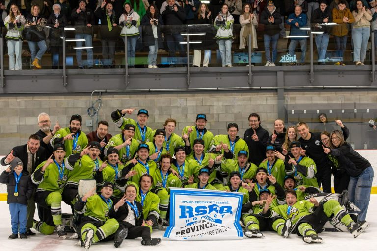 Hockey masculin : les Inuk décrochent un troisième titre consécutif au championnat du RSEQ