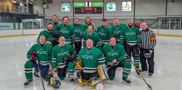 L’UQAC accueille avec succès le Tournoi de hockey des employés des cégeps et universités