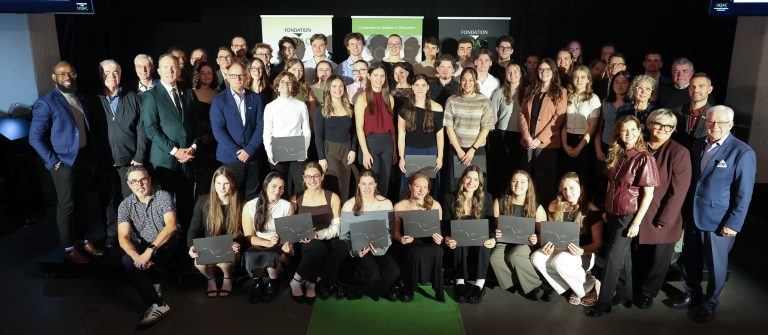 L&rsquo;UQAC souligne l&rsquo;engagement et l&rsquo;excellence académique lors de cérémonie des bourses d’admission 2026-2027